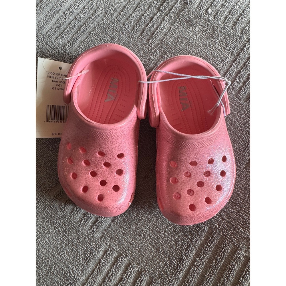 MIA Girl Toddler Gabbye Pink Glitter Clog Shoes Size 5M
New NWT slip on light